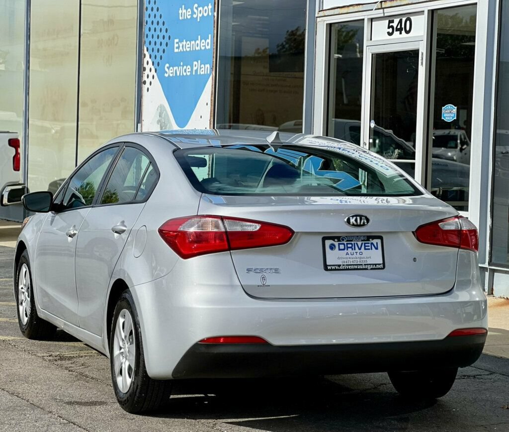 Used 2015 Kia Forte LX FWD image 3