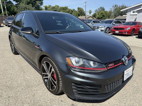 Used 2017 Volkswagen GTI Autobahn FWD image 3