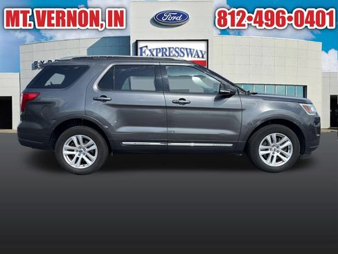Used 2018 Ford Explorer XLT w/ Equipment Group 202A AWD/4WD image 13