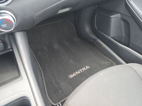 Used 2024 Nissan Sentra SV FWD image 31