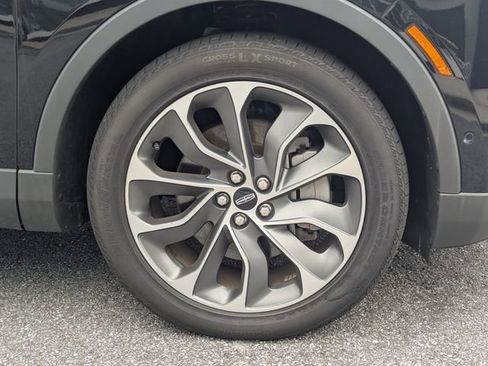 Certified 2022 Lincoln Nautilus Reserve w/ Equipment Group 201A image 11