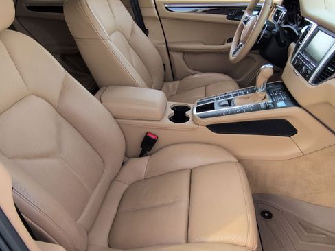 Used 2015 Porsche Macan S image 34