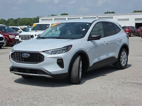 Certified 2025 Ford Escape Active w/ Tech Pack #1 FWD image 3