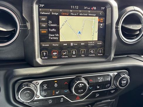 Used 2018 Jeep Wrangler Unlimited Sahara image 12