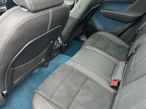 Certified 2023 Volvo XC40 Recharge Ultimate image 5