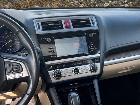 Used 2016 Subaru Outback 2.5i Limited image 6