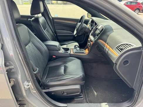 Used 2018 Chrysler 300 C w/ Safetytec Plus Group image 13