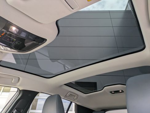 Used 2023 Lexus RZ 450e Premium image 27