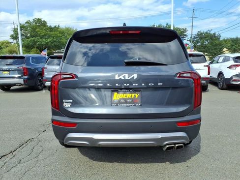 Certified 2022 Kia Telluride S image 5