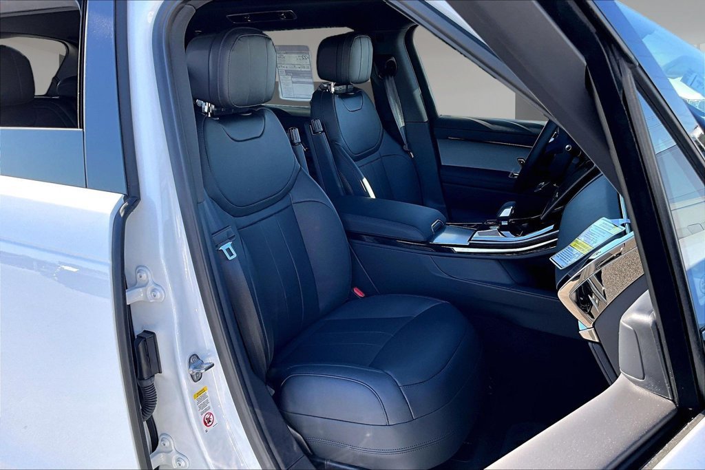 New 2026 Land Rover Range Rover Sport SE AWD/4WD image 11
