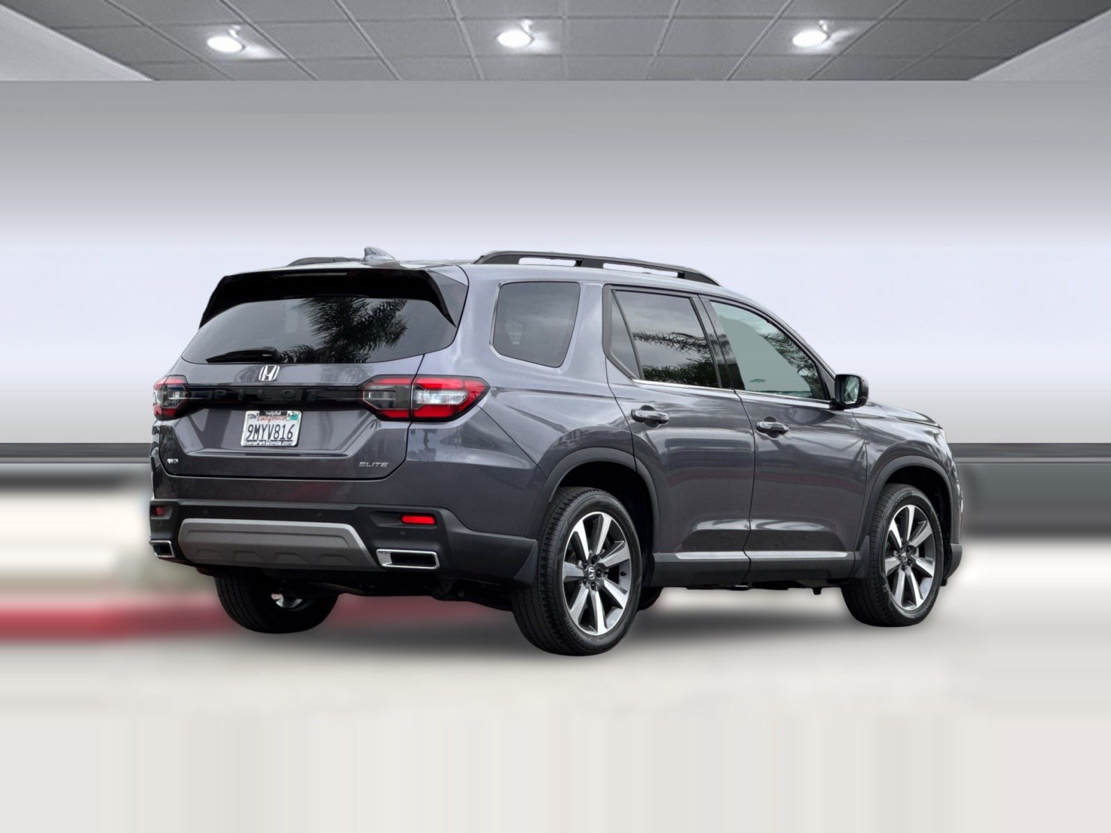 Certified 2025 Honda Pilot Elite image 8