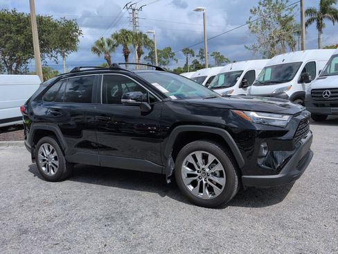 Used 2025 Toyota RAV4 XLE Premium FWD image 2