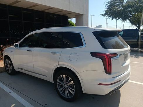 Used 2020 Cadillac XT6 Premium Luxury FWD image 4
