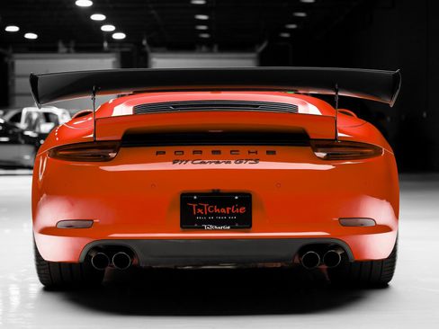 Used 2016 Porsche 911 Carrera GTS w/ GTS Interior Package RWD image 29