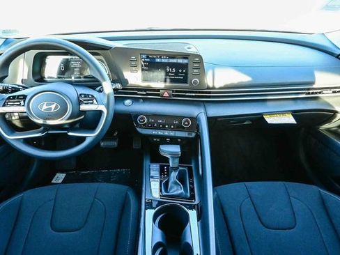 Certified 2026 Hyundai Elantra Hybrid FWD image 15