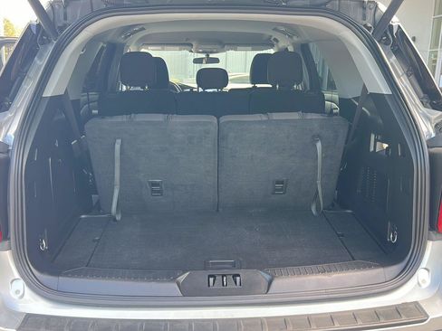 Used 2024 Ford Explorer XLT RWD image 34