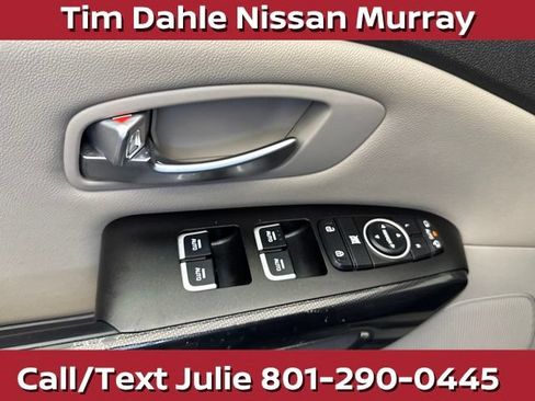 Used 2015 Kia Sedona EX FWD image 26