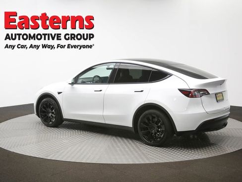 Used 2022 Tesla Model Y Long Range image 64