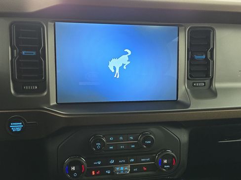 Used 2023 Ford Bronco Outer Banks image 19