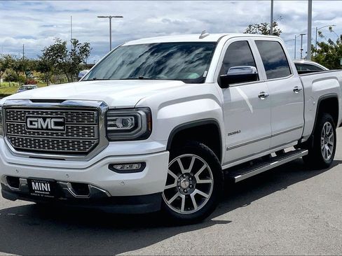Used 2016 GMC Sierra 1500 Denali w/ Enhanced Driver Alert Package AWD/4WD image 2