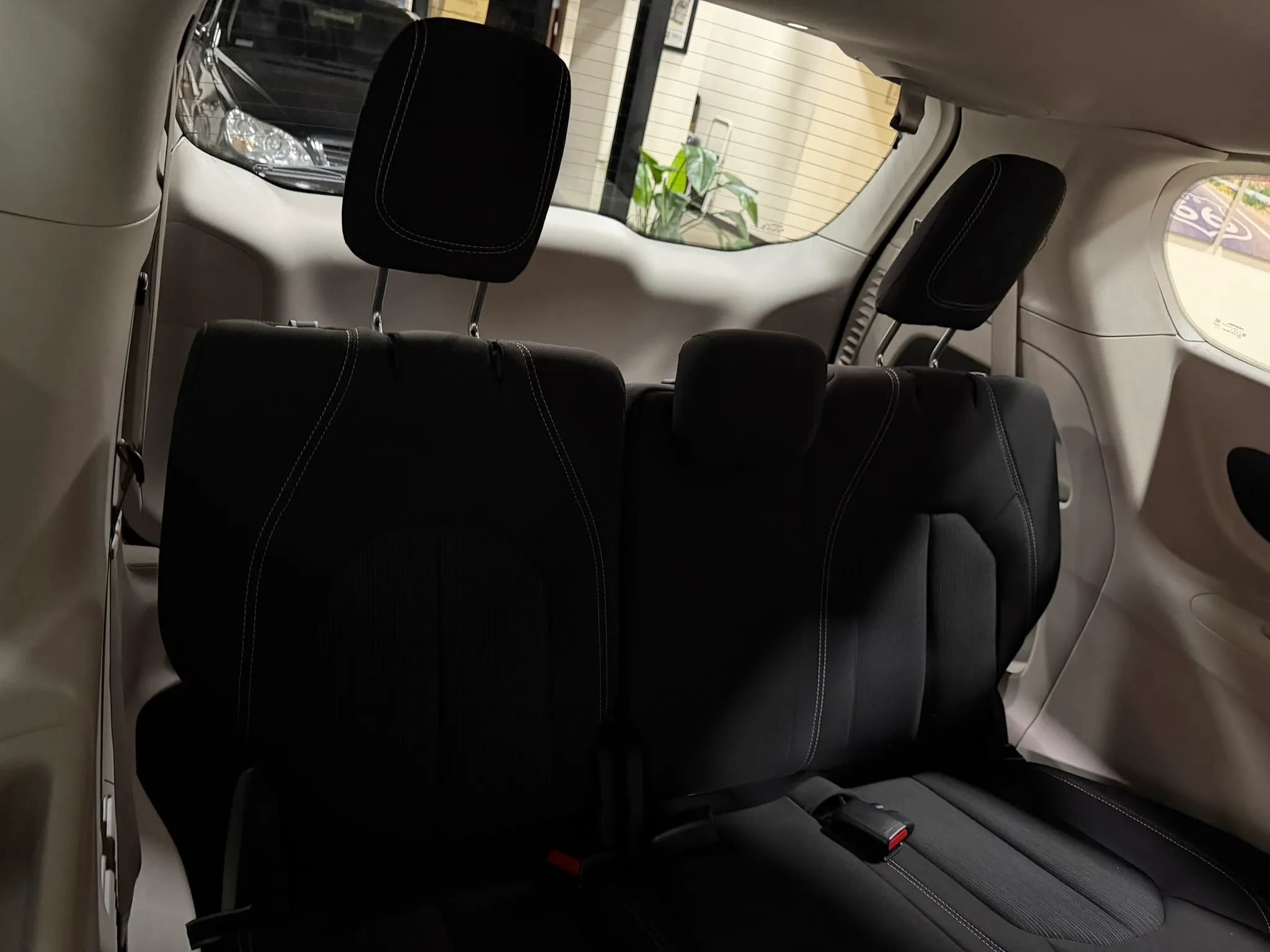 Used 2023 Chrysler Voyager LX FWD image 31