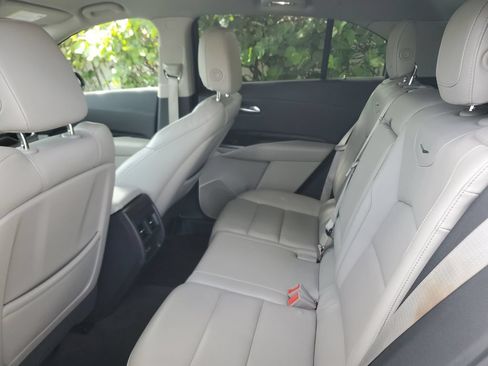 Used 2022 Cadillac XT4 Premium Luxury w/ Safety Alert Package FWD image 14