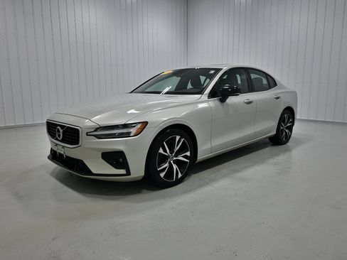 Used 2019 Volvo S60 T6 R-Design AWD/4WD image 22