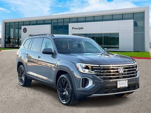 New 2026 Volkswagen Atlas SE FWD image 2