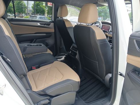 New 2026 Volkswagen Atlas Cross Sport SE FWD image 32