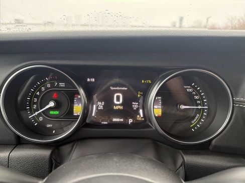 Used 2022 Jeep Wrangler Unlimited Sahara w/ Cold Weather Group AWD/4WD image 23