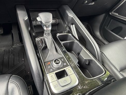 Used 2022 Kia Telluride LX AWD/4WD image 14