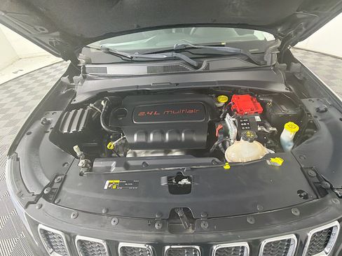Used 2021 Jeep Compass Latitude w/ Sun and Sound Group AWD/4WD image 32