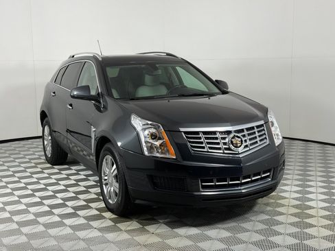 Used 2016 Cadillac SRX Luxury FWD image 3