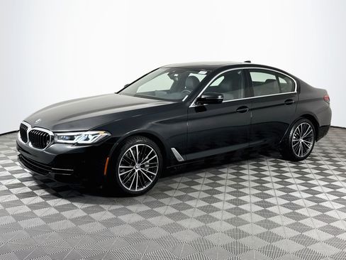 Used 2023 BMW 530i w/ Convenience Package RWD image 4