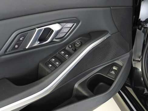 Used 2025 BMW 330i Sedan w/ Premium Package RWD image 12