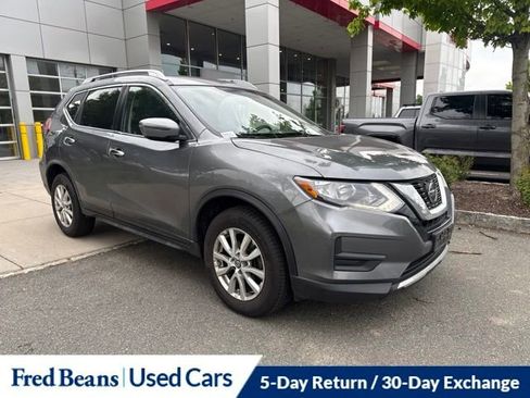 Used 2018 Nissan Rogue SV AWD/4WD image 2