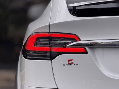 Used 2020 Tesla Model X Long Range image 15