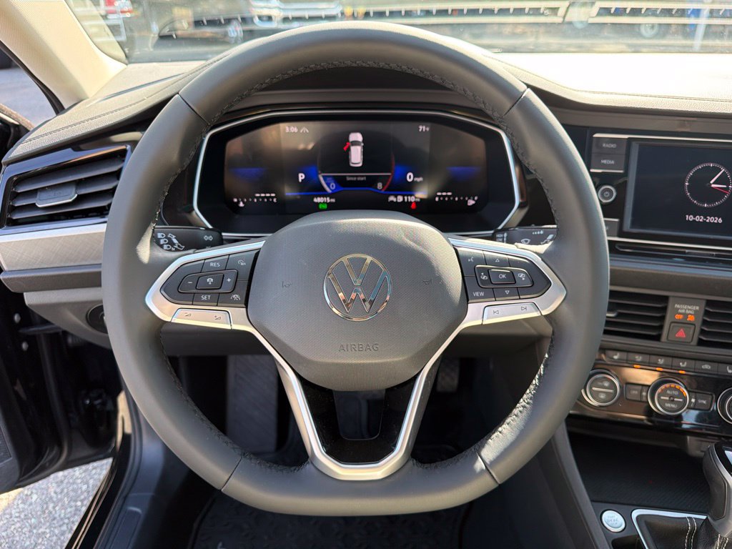 Used 2024 Volkswagen Jetta SE FWD image 15