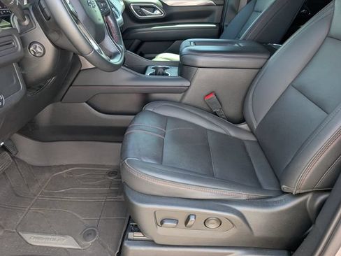 Used 2023 Chevrolet Suburban RST w/ Luxury Package RWD image 17
