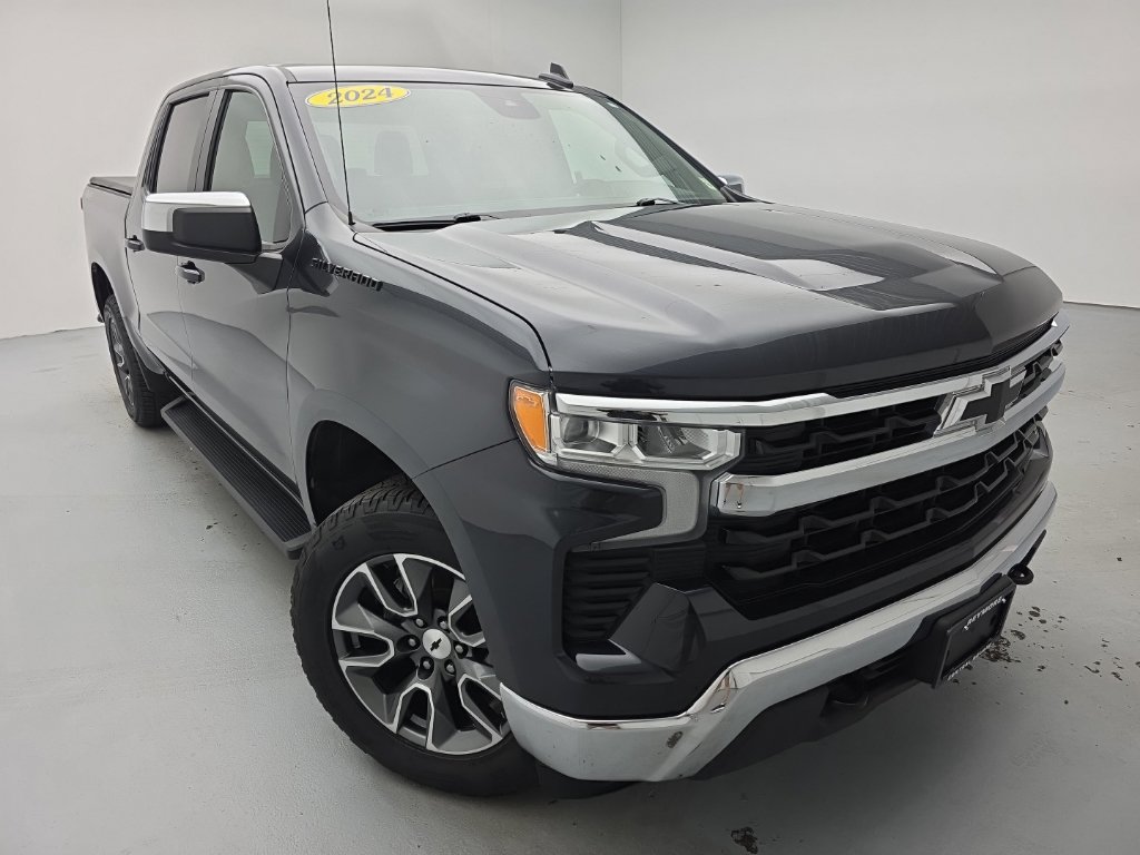Used 2024 Chevrolet Silverado 1500 LT AWD/4WD image 4