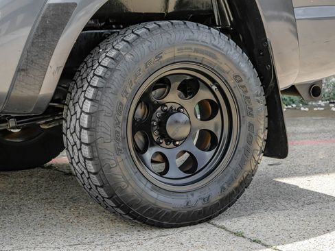 Used 2012 Toyota Tacoma PreRunner w/ SR5 Pkg RWD image 38