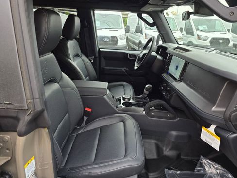 New 2026 Ford Bronco Big Bend w/ Black Diamond Package AWD/4WD image 11