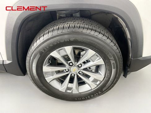 Used 2025 Chevrolet Equinox LT FWD image 36