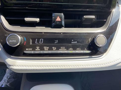 Used 2025 Toyota Corolla SE FWD image 23
