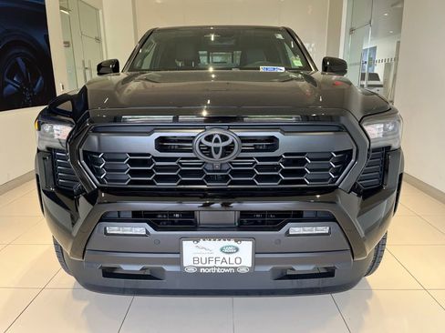 Used 2025 Toyota Tacoma TRD Off-Road w/ TRD Off Road Premium Package AWD/4WD image 6