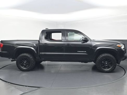 Used 2022 Toyota Tacoma SR5 w/ Technology Package RWD image 6