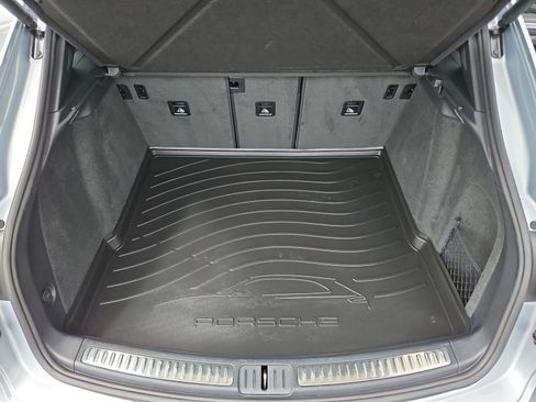 Certified 2026 Porsche Macan AWD/4WD image 24