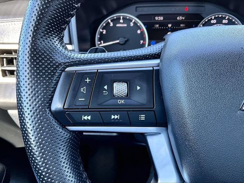 Used 2024 Mitsubishi Outlander SE AWD/4WD image 18