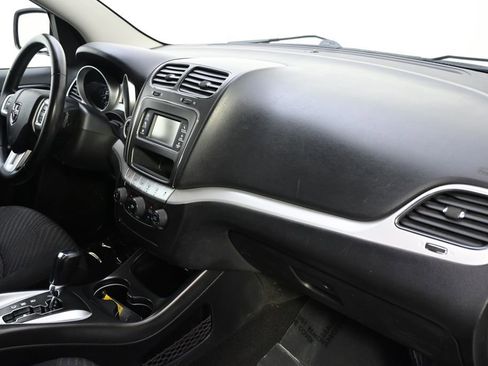 Used 2017 Dodge Journey SXT image 15
