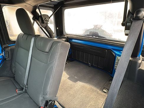 Used 2022 Jeep Wrangler Unlimited Sport image 27